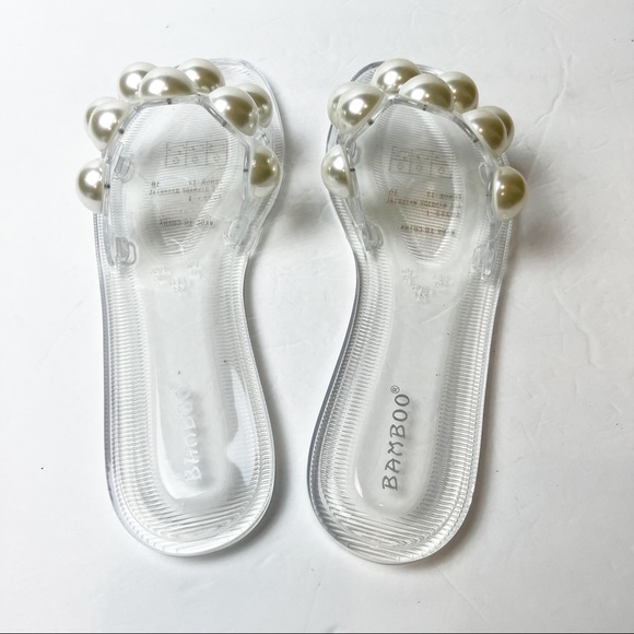 Forever 21 | Clear Pearl Ball Stud-Embellished Flat Jelly Sandals - Picture 8 of 9